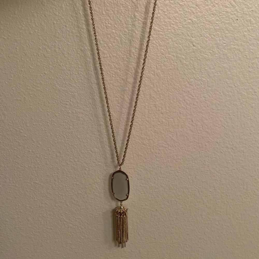 Kendra Scott necklace